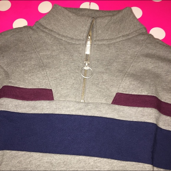 🎉SALE🎉NIP VS Pink Quarter Zip Size S - Picture 2 of 8